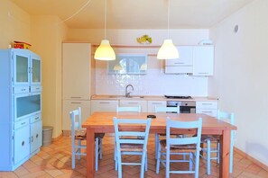 Refrigerador, horno y parrilla de estufa 