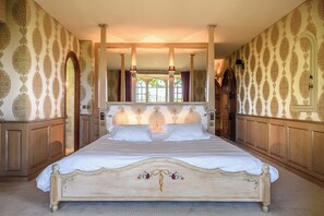 7 bedrooms, in-room safe, iron/ironing board, travel crib