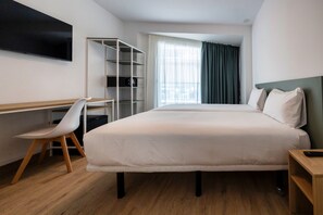 In-room safe, iron/ironing board, free WiFi - Hotel Calella by Beatriz Hoteles (Calella)