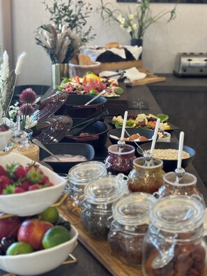 Tägliches inbegriffenes Frühstücksbuffet