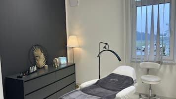 Kropsbehandlinger, aromaterapi, hot stone-massage