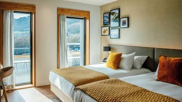Twin Room, Valley View | 1 bedroom, in-room safe, desk, laptop workspace