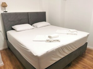 City Apartment, City View | 2 bedrooms, desk, laptop workspace, soundproofing