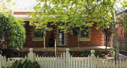 Mitchell Cottage- Heritage Chic in Central Albury - Gorgeous two bedroom cottage in central Albury