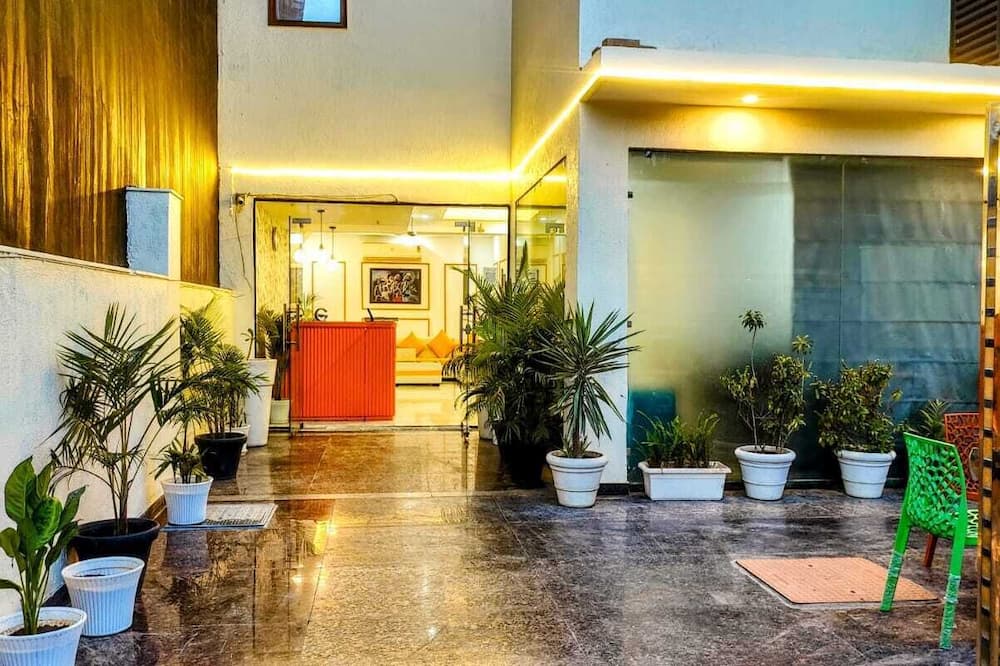 Hotel Mavens House