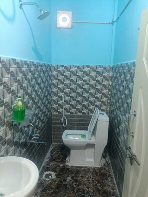 Dusche, Handtücher, Seife, Shampoo