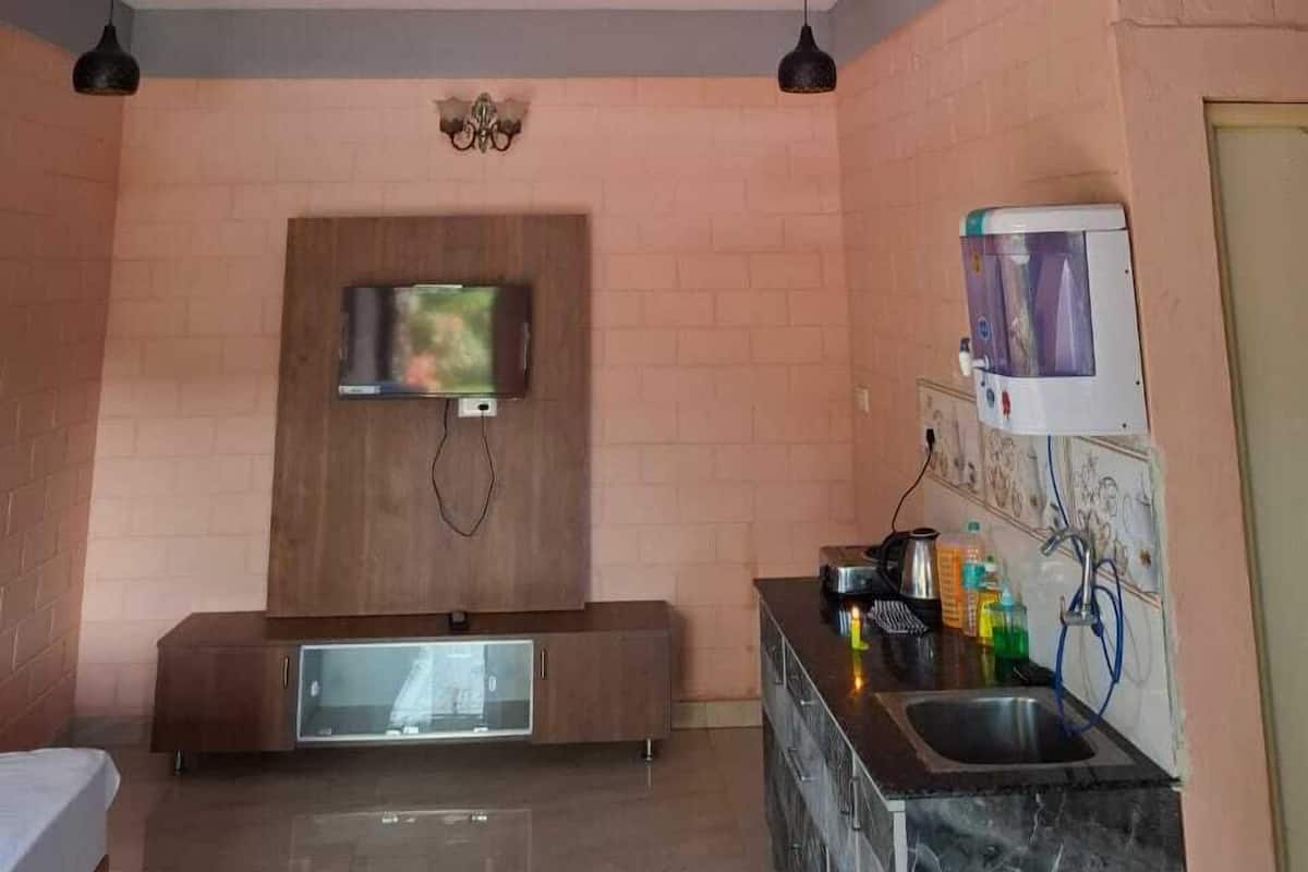 Luxury Room, Balcony | Desk, free WiFi