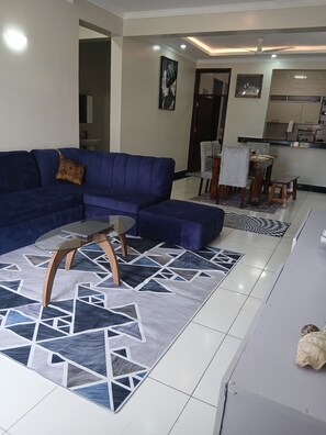 Living area - Himaya Apartment suites (Mombasa)