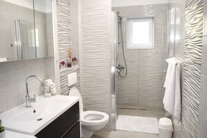 Hair dryer, towels