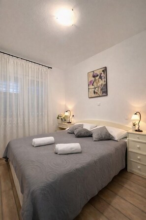 2 Schlafzimmer, Bügeleisen/Bügelbrett, WLAN, Bettwäsche