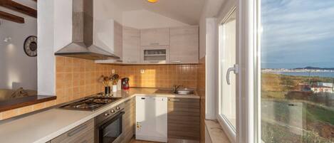 Réfrigérateur, micro-ondes, four, lave-vaisselle