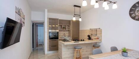 Fridge, oven, stovetop, toaster