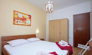 1 chambre, fer et planche à repasser, Wi-Fi