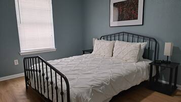 2 bedrooms, desk, free WiFi, bed sheets