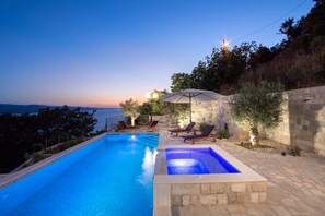 A heated pool - NEW! Lovely Villa With Heated Pool and Sea View (Omis - Split Region)