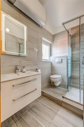 Hair dryer, towels - Apartment for 8 Persons With Pool (Stanici)