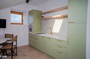 Refrigerador, horno, placa de cocina, lavavajillas