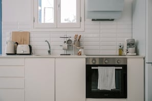 Geladeira, fogão, cooktop, lava-louças