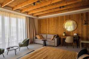 Premium Double Room Panoramic View with Loggia #1 | โต๊ะทำงาน, ห้องเก็บเสียง, Wi-Fi ฟรี