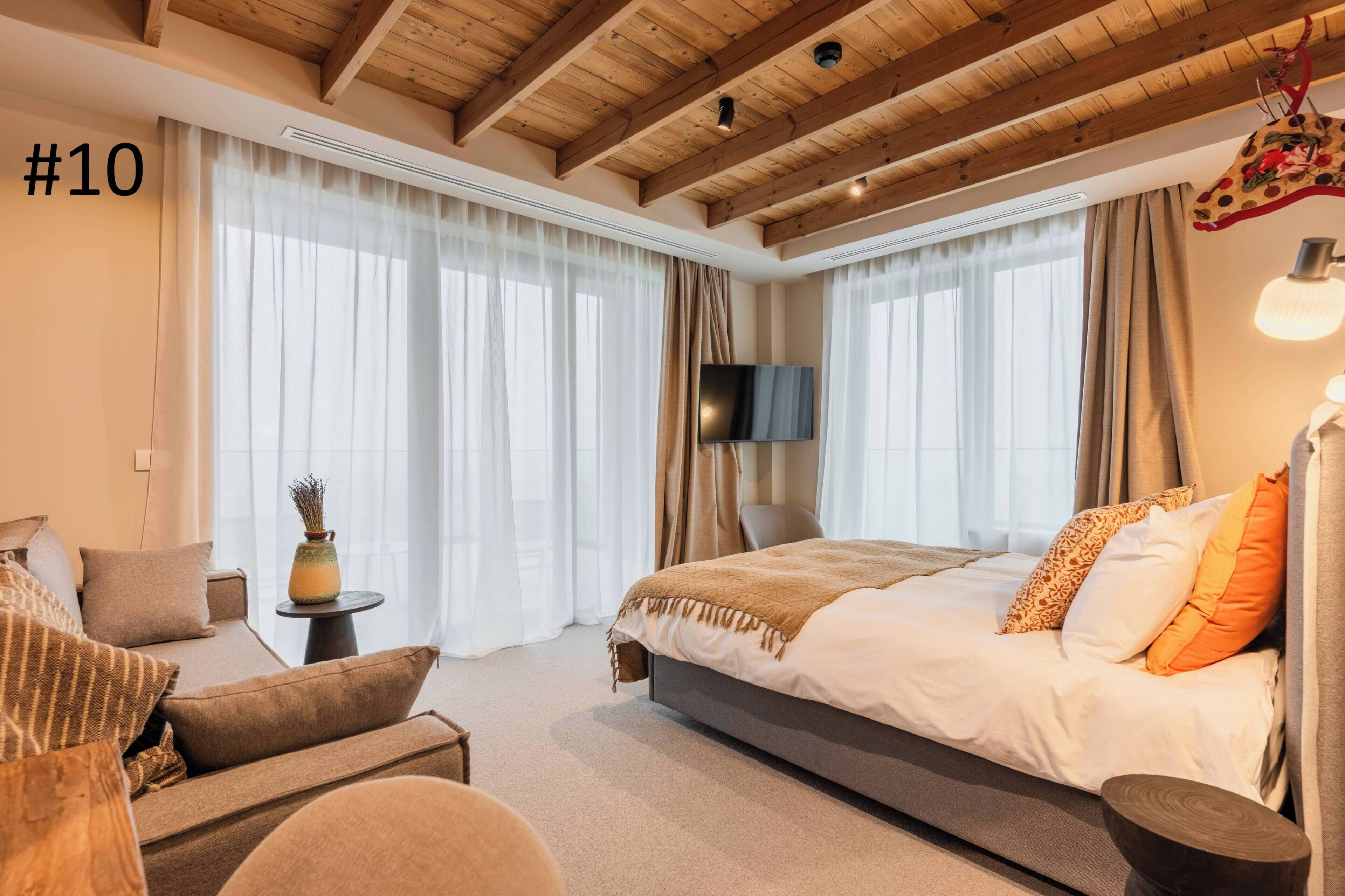 Premium Double Room, Panoramic View, Bathtub and Loggia #4 #10 | Desk, soundproofing, free WiFi