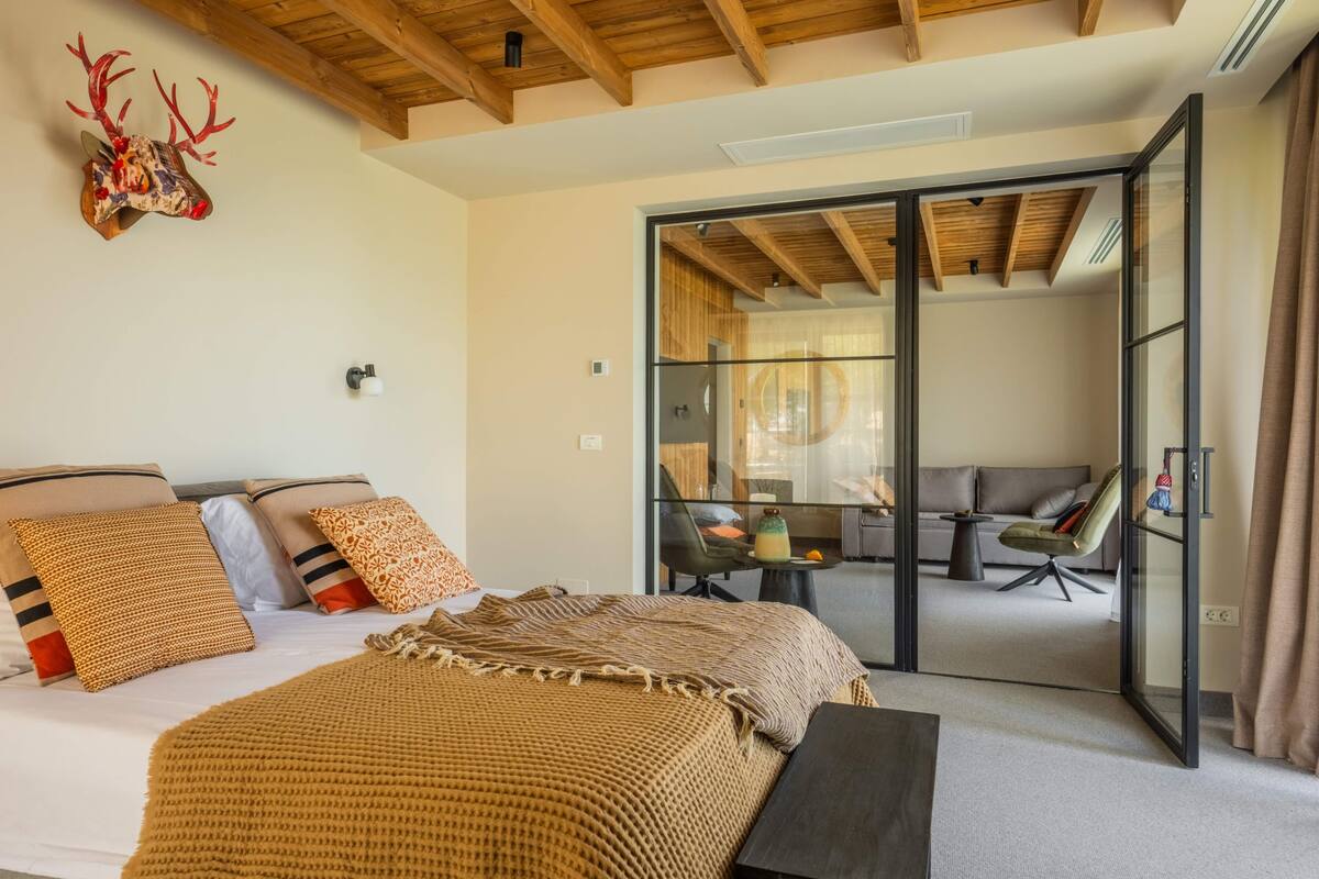 Premium Apartment, Forest view with balcony #7 #13 | Desk, soundproofing, free WiFi