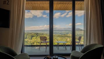 Deluxe Double Room, Panoramic View with Loggia #2 #3 | 書桌、隔音、免費無線上網