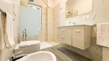 Apartemen, balkon | Kamar mandi | Handuk