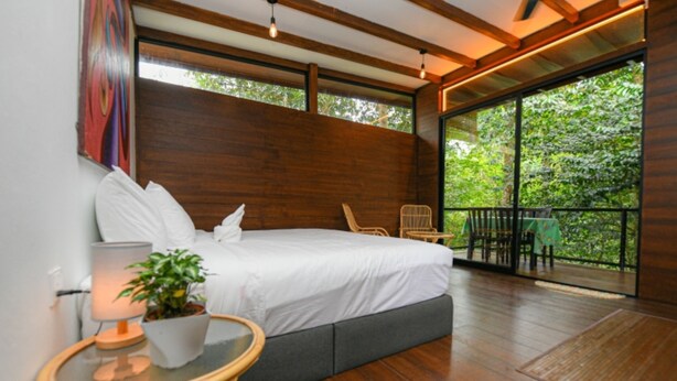 Romantic Cabin, River View