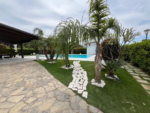 Property grounds - VILLA OXIDIANA with Private Pool and Garden (Contrada Pistavecchia 1)