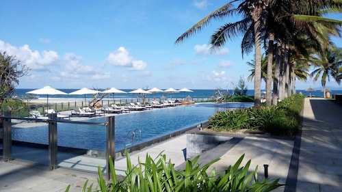 Ocean Villa Da Nang 4BR 5 Beds, Private Pool and Kitchen