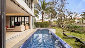 2 piscinas al aire libre