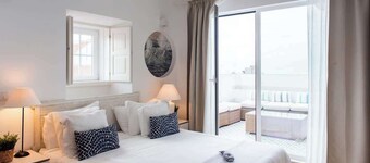 Luxury Building with Rooftop in Central Ericeira!