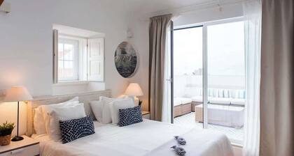 Luxury Building with Rooftop in Central Ericeira!