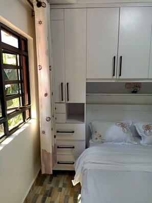 3 chambres, bureau, fer et planche à repasser, Wi-Fi gratuit