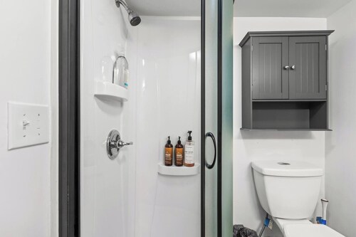 Stay in a newly renovated home in the heart of Dtown Lexington