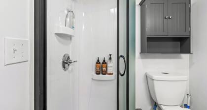 Stay in a newly renovated home in the heart of Dtown Lexington
