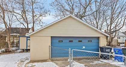 Stay in a newly renovated home in the heart of Dtown Lexington