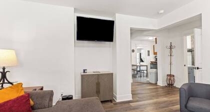 Stay in a newly renovated home in the heart of Dtown Lexington