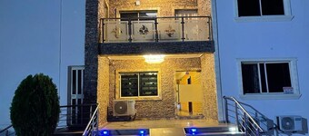 로열 마퀴스 호텔