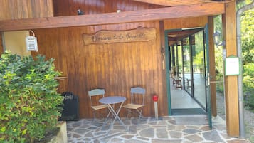 Desayuno de cocina local incluido todos los días