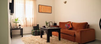 Serene 2 bedroom Apt • Steps from Parks & Casa Finance