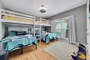 Bangalô, 3 quartos, sacada, vista para o jardim | 3 quartos