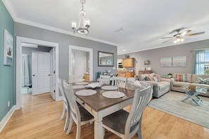 Bungalow, 3 Bedrooms, Balcony, Garden View | Dining room