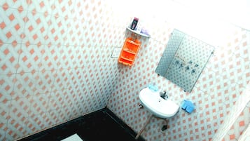 Douche, savon, shampoing, papier toilette