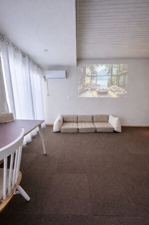 Family Room | Living area | Heated floors - Aroma Hotel (Seoul)
