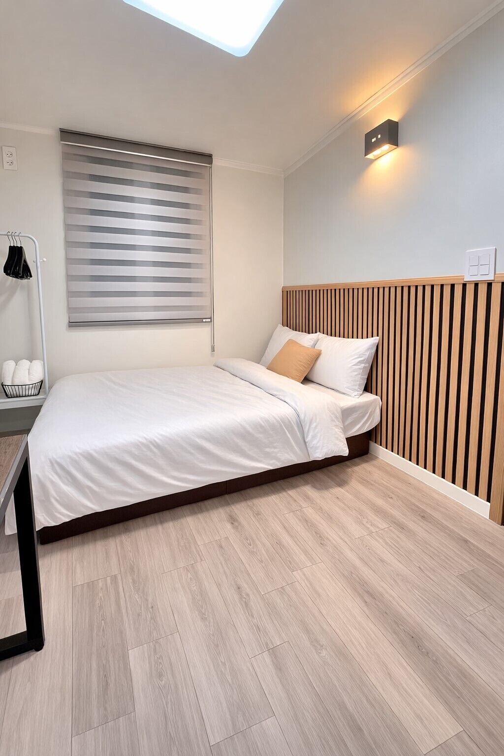 Dobbeltrom – standard | Skrivebord, skrivebord for bærbar PC og wi-fi (inkludert)