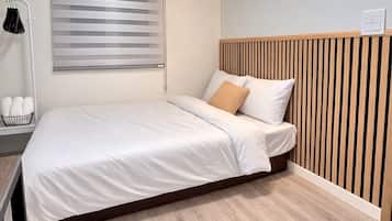 Dobbeltrom – standard | Skrivebord, skrivebord for bærbar PC og wi-fi (inkludert)