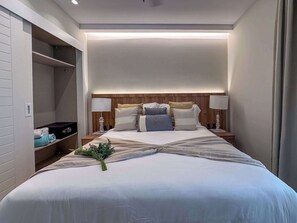 2 bedrooms, iron/ironing board, travel cot, WiFi - Fantastic Beach Condo w/ private Picuzzi (Punta Cana)