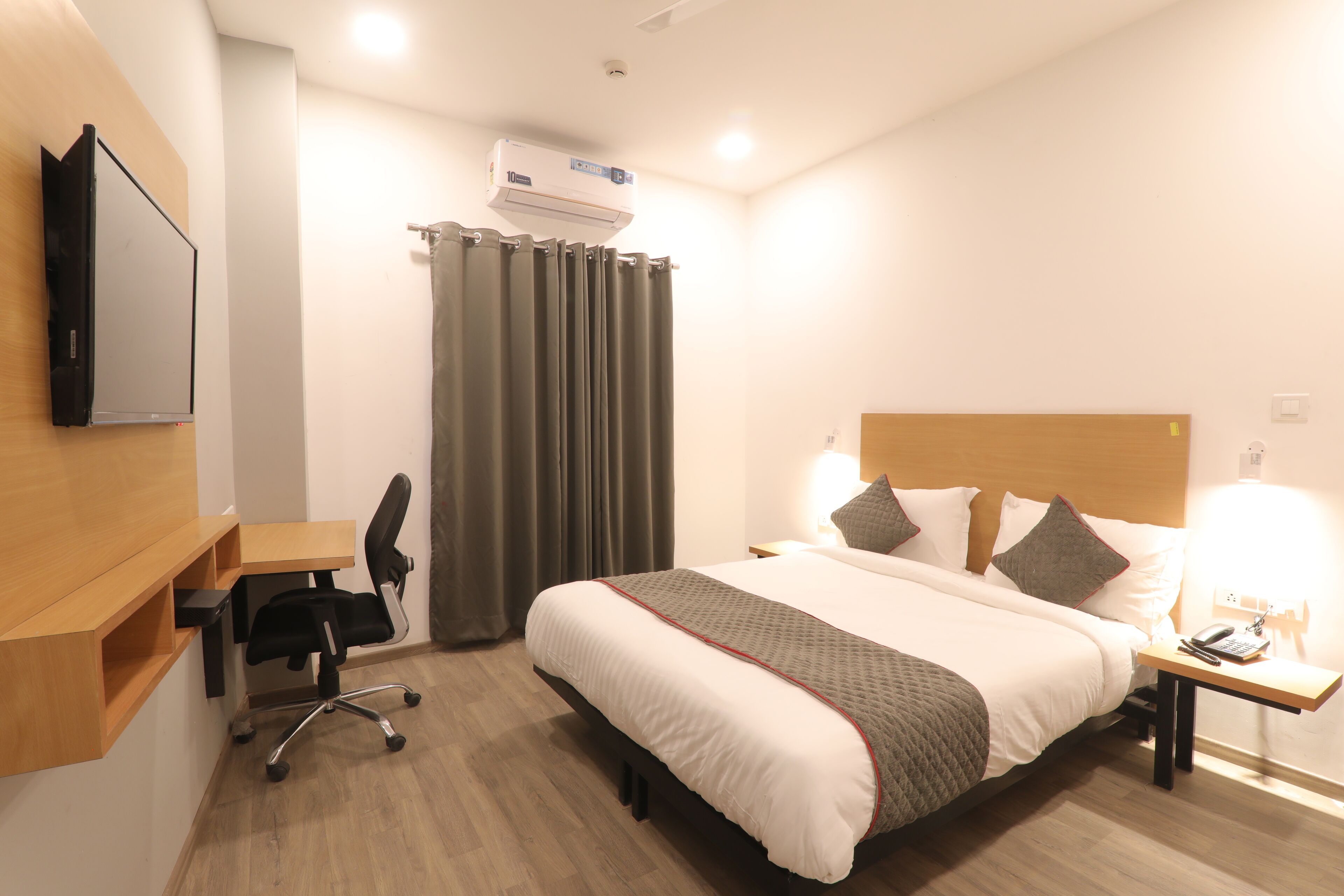 Classic Room | Desk, laptop workspace, soundproofing, free WiFi