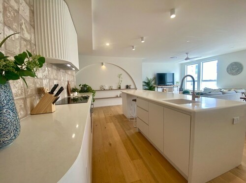 Villa Amalfi - 3 Bedroom, 4 bathroom and 2 living areas
